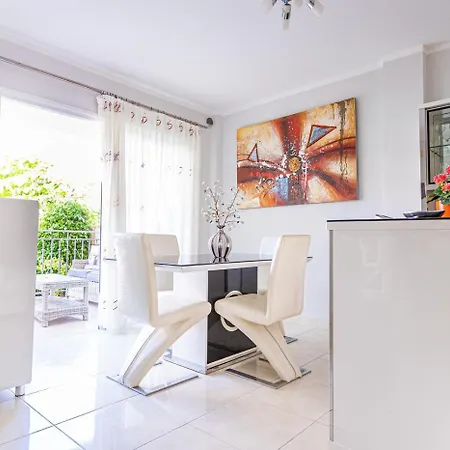 Semesterbostad Duplex, *