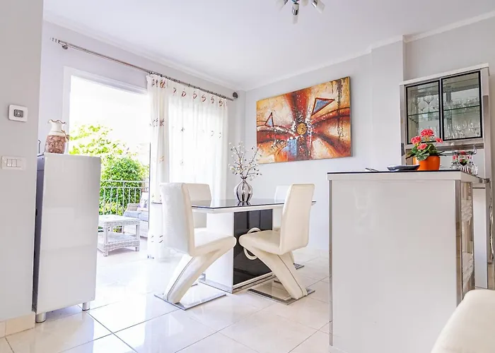 בית נופש Duplex, *